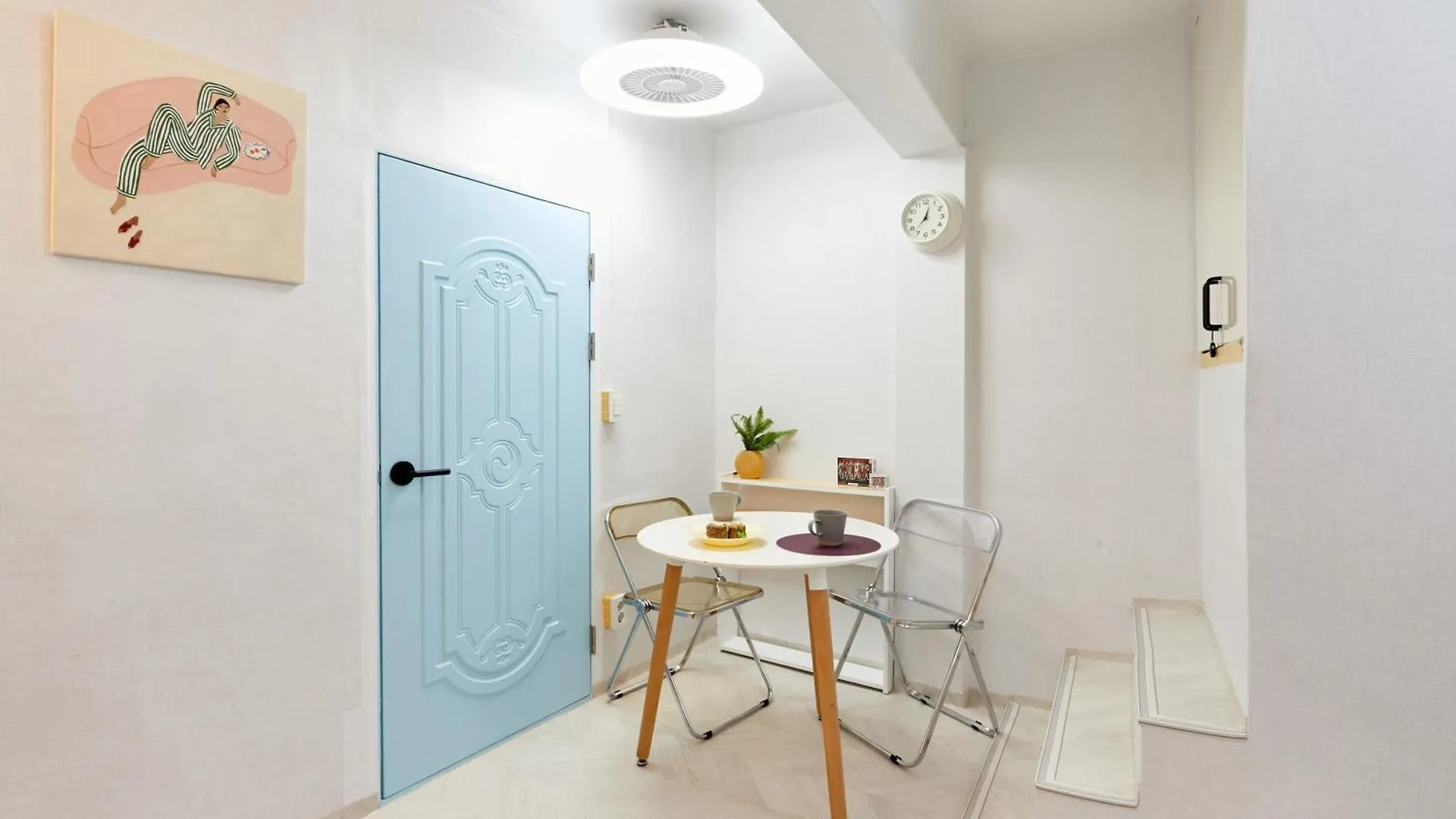 Zero Water Stay During The Open Event Hongdae 10 Minutes Hapjeong 10 Minutes Gongdeok Airport Railroad 5 Minutes Gyeongui Line Forest Road 1 Minutes Szöul