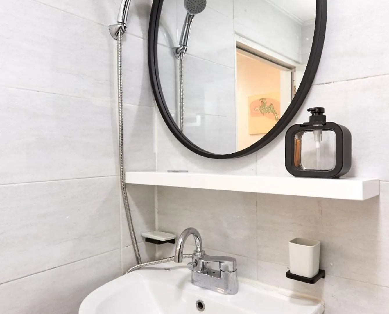 Nyaraló Zero Water Stay During The Open Event Hongdae 10 Minutes Hapjeong 10 Minutes Gongdeok Airport Railroad 5 Minutes Gyeongui Line Forest Road 1 Minutes Szöul