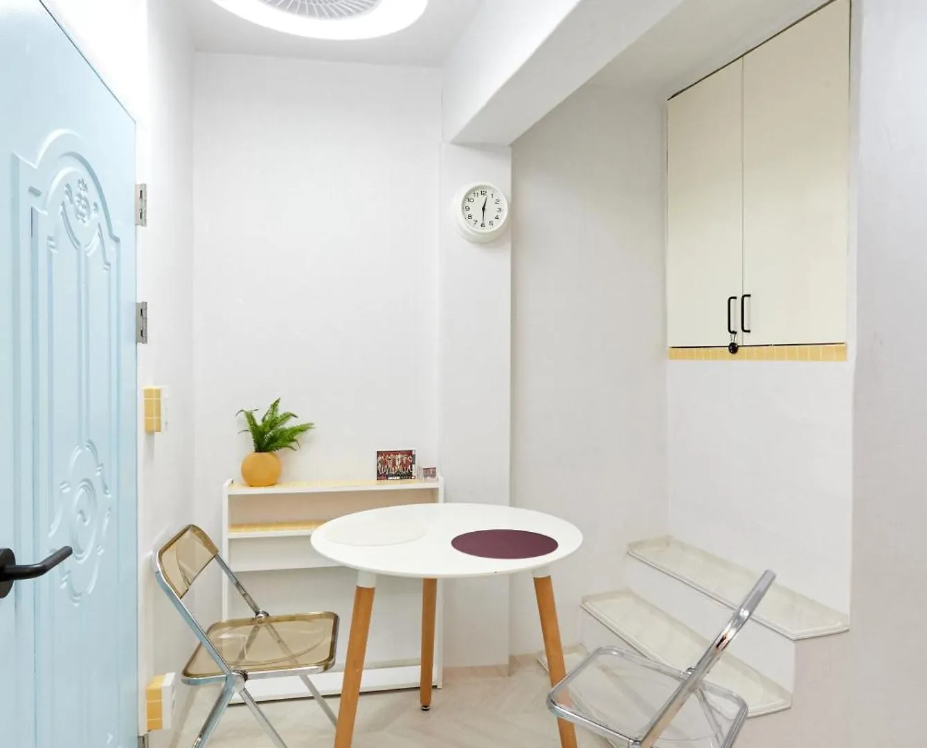 Zero Water Stay During The Open Event Hongdae 10 Minutes Hapjeong 10 Minutes Gongdeok Airport Railroad 5 Minutes Gyeongui Line Forest Road 1 Minutes Szöul